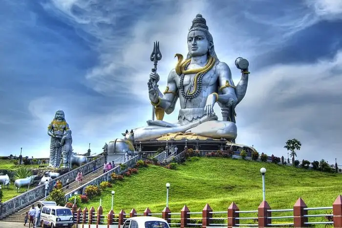 Murudeshwar Temple Karnataka (Timings, History, Puja and Prasad)